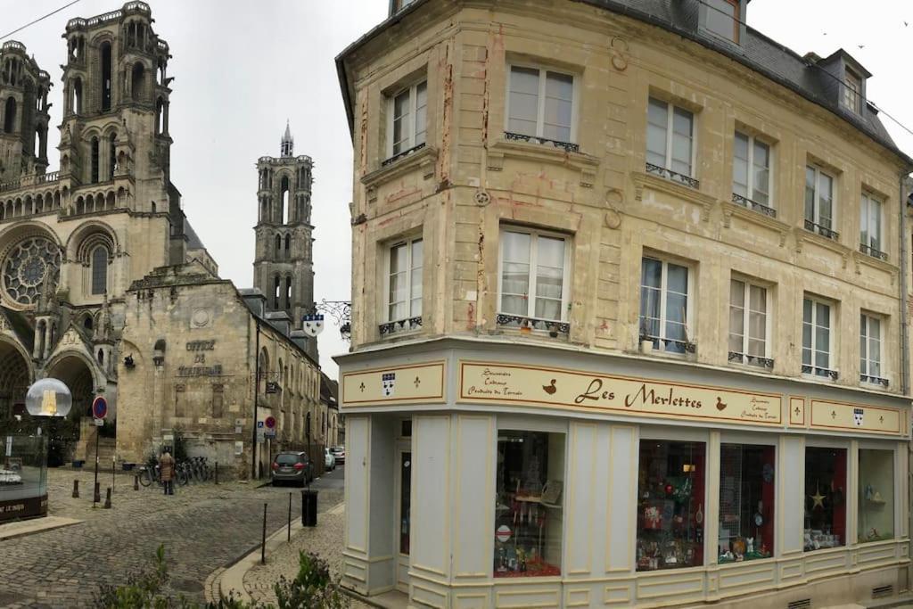 Suite De Charme Au Pied De La Cathedrale Laon Exterior photo