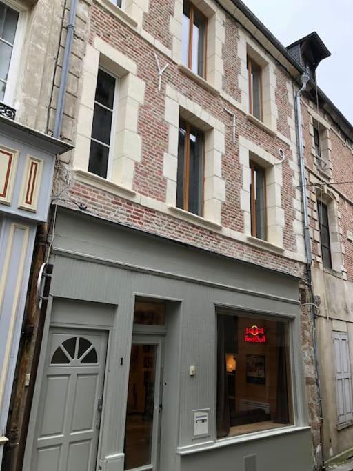 Suite De Charme Au Pied De La Cathedrale Laon Exterior photo