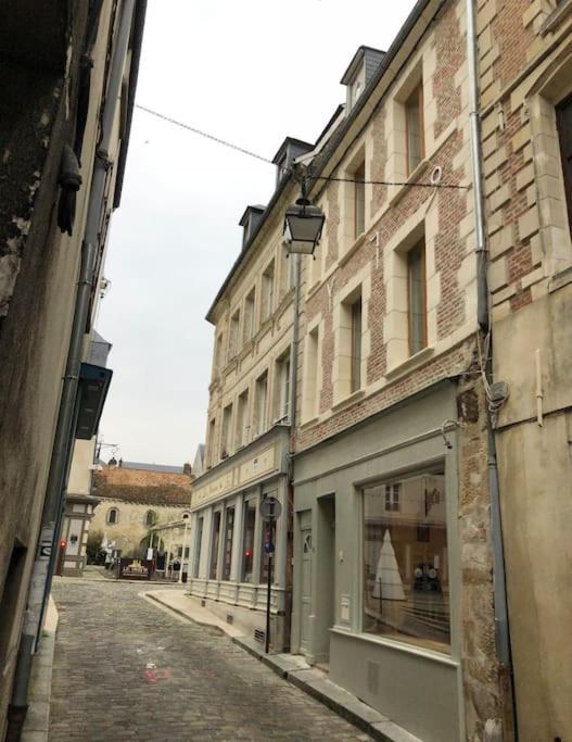 Suite De Charme Au Pied De La Cathedrale Laon Exterior photo