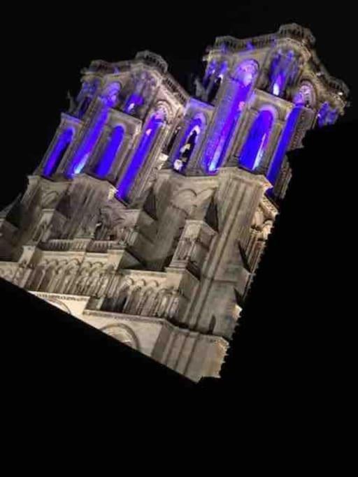 Suite De Charme Au Pied De La Cathedrale Laon Exterior photo